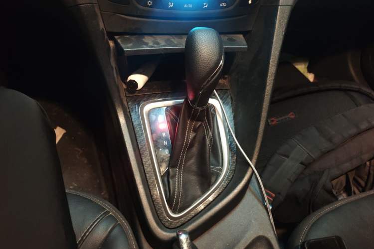 Used Buick GT 2017 15N Automatic Deluxe Edition Gear Lever