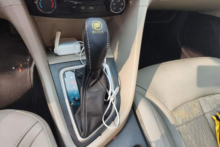 Used Buick GT 2017 15N Automatic Elite Version Gear Lever