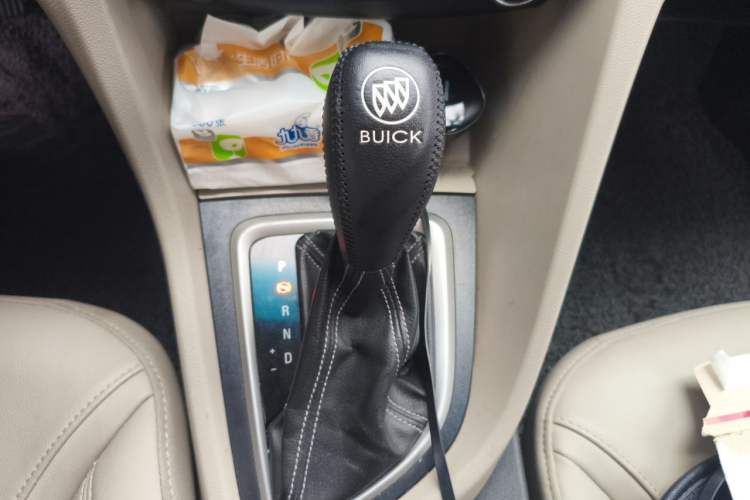 Used Buick GT 2017 15N Automatic Elite Version Gear Lever