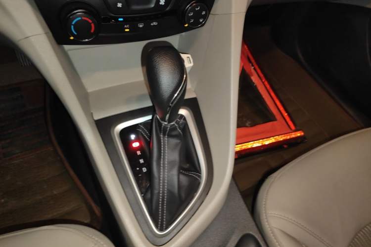 Used Buick GT 2017 15N Automatic Elite Version Gear Lever