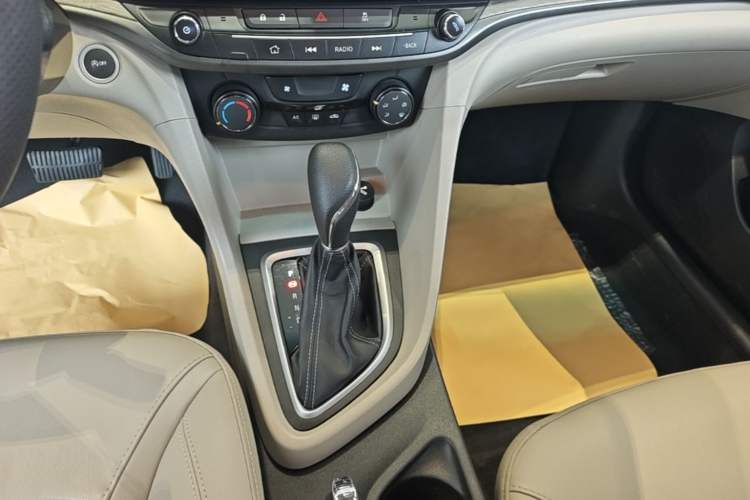 Used Buick GT 2017 15N Automatic Elite Version Gear Lever