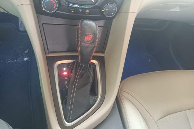 Used Buick GT 2017 15N Automatic Elite Version Gear Lever