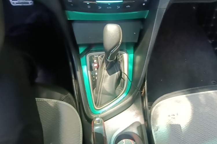 Used Buick GT 2017 15N Automatic Deluxe Edition Gear Lever