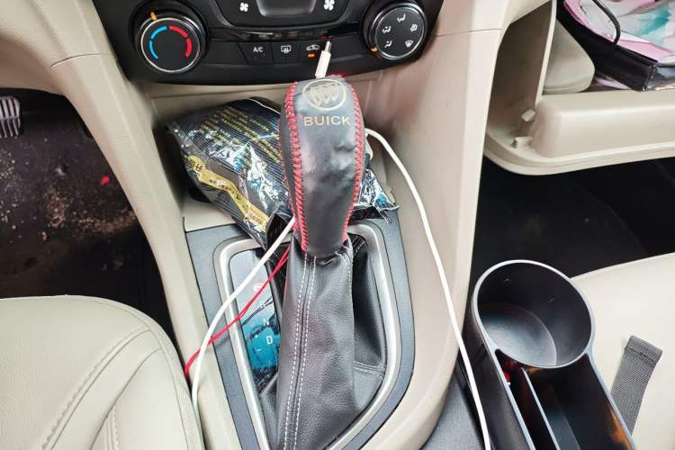 Used Buick GT 2017 15N Automatic Elite Version Gear Lever