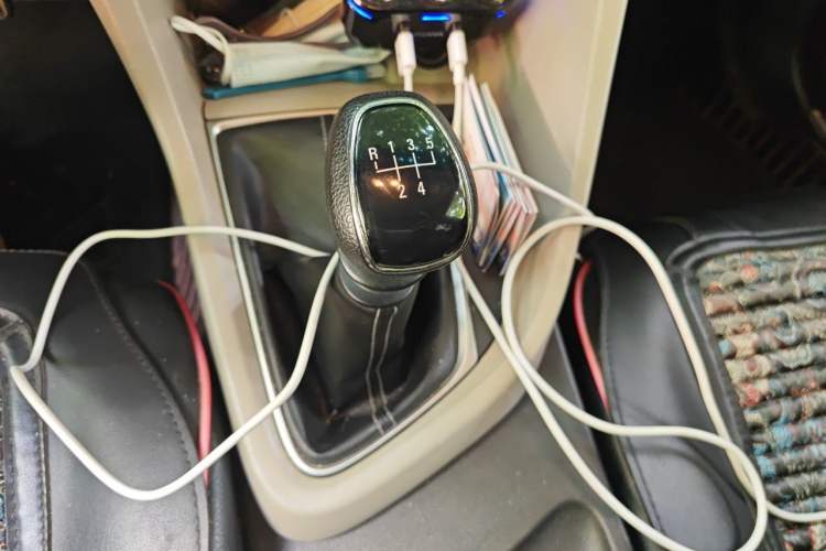 Used Buick GT 2017 15N Manual Entry-Level Trim Gear Lever