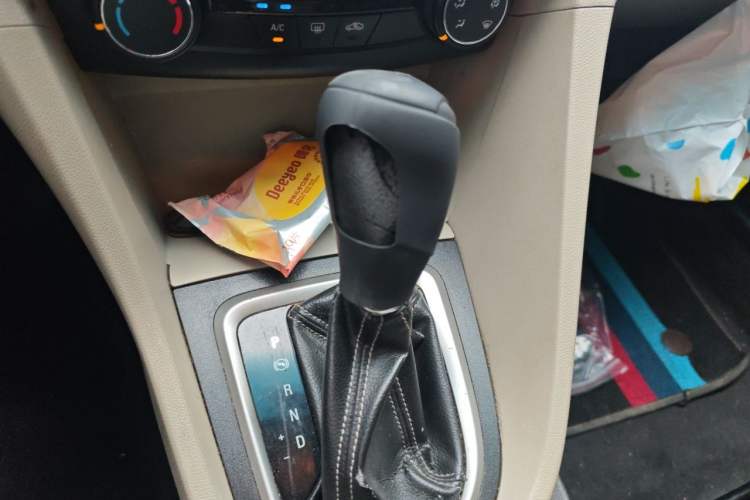 Used Buick GT 2017 15N Automatic Entry-Level Trim Gear Lever