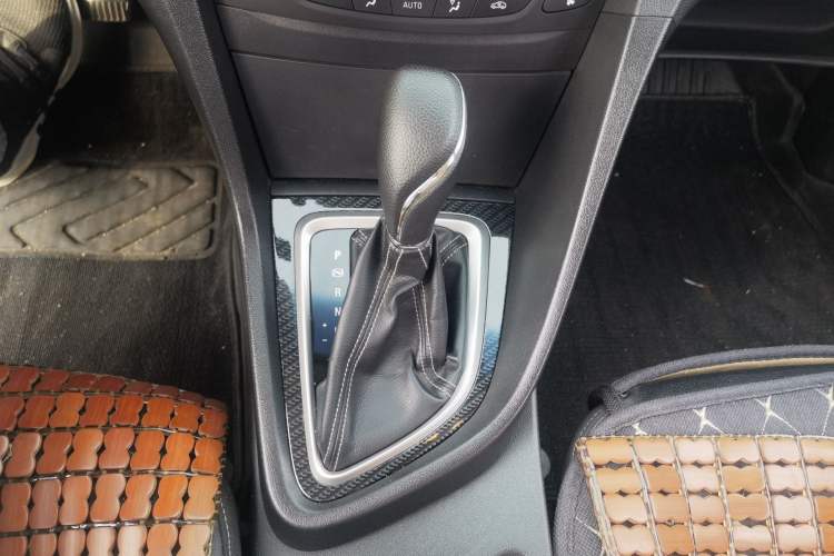 Used Buick GT 2017 15N Automatic Deluxe Edition Gear Lever
