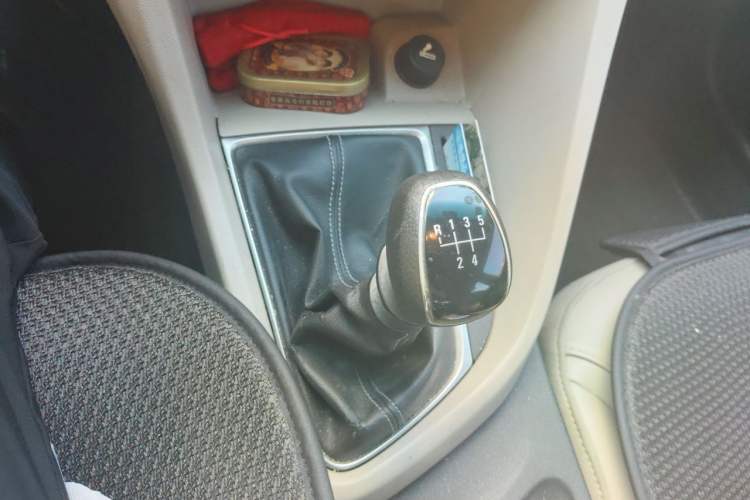 Used Buick GT 2017 15N Manual Elite Version Gear Lever