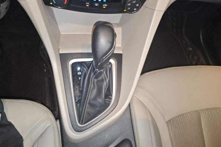 Used Buick GT 2017 15N Automatic Elite Version Gear Lever