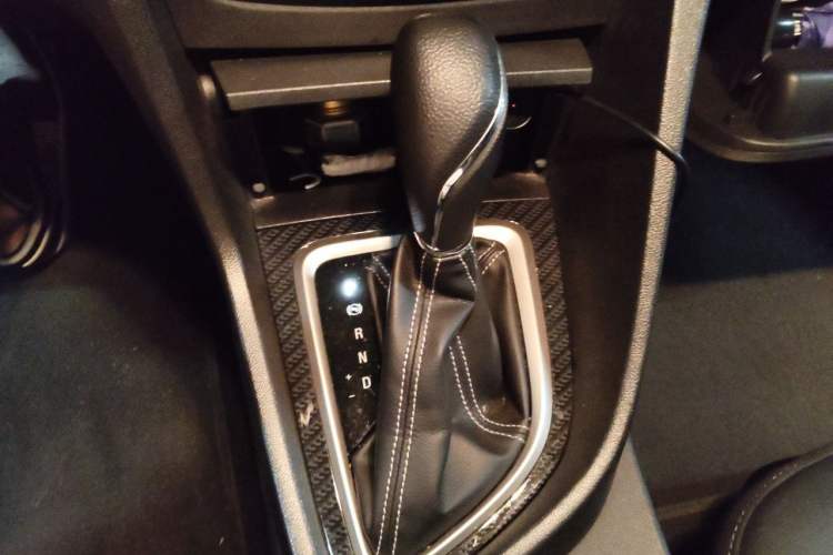Used Buick GT 2017 15N Automatic Deluxe Edition Gear Lever