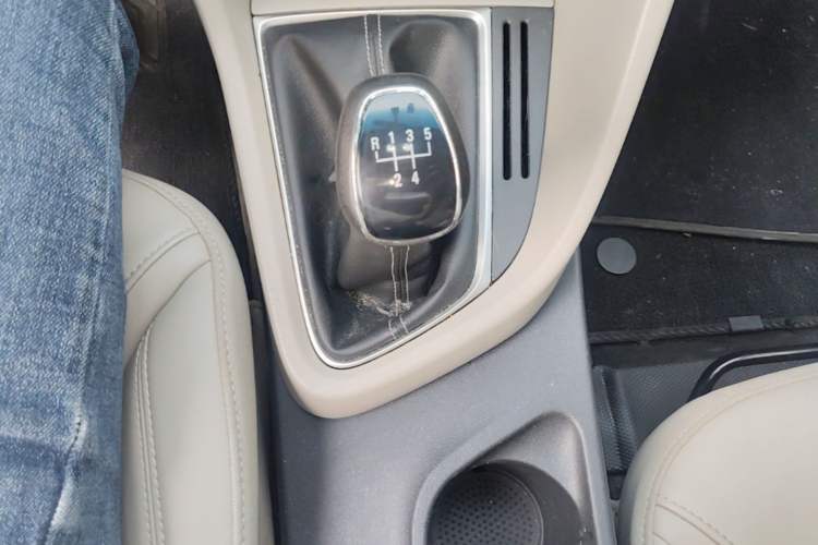 Used Buick GT 2017 15N Manual Elite Version Gear Lever