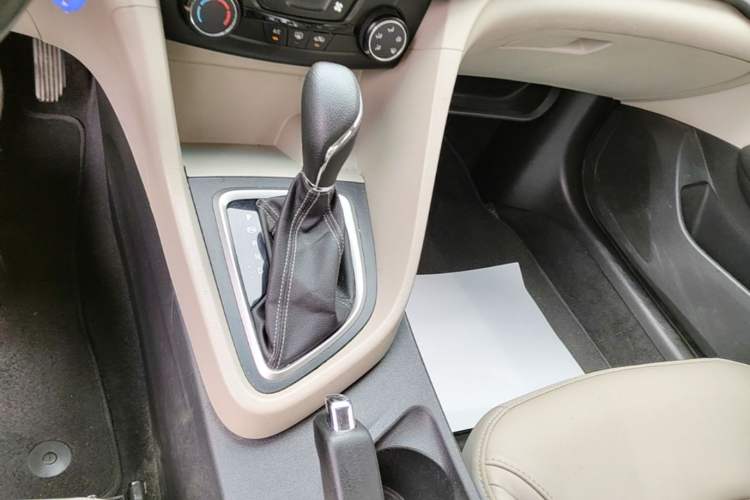 Used Buick GT 2017 15N Automatic Elite Version Gear Lever