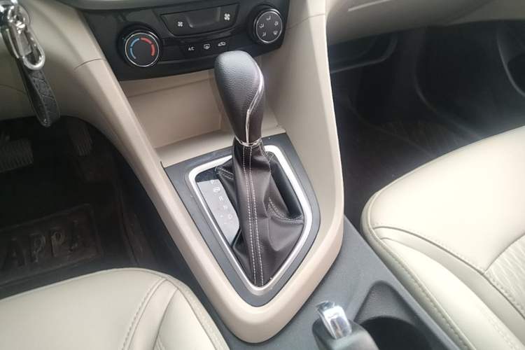 Used Buick GT 2017 15N Automatic Elite Version Gear Lever