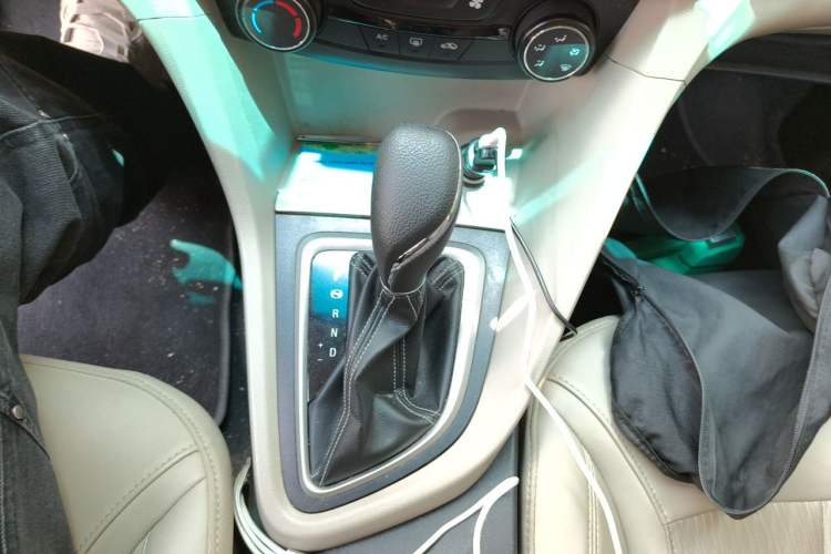 Used Buick GT 2017 15N Automatic Elite Version Gear Lever