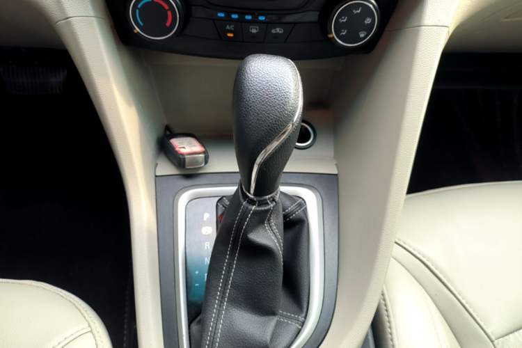 Used Buick GT 2017 15N Automatic Elite Version Gear Lever