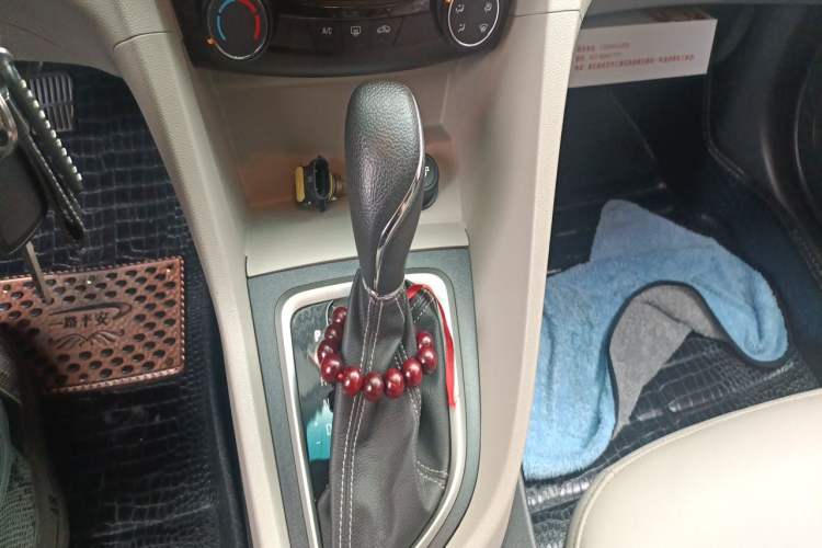 Used Buick GT 2017 15N Automatic Elite Version Gear Lever