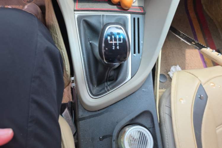 Used Buick GT 2017 15N Manual Elite Version Gear Lever