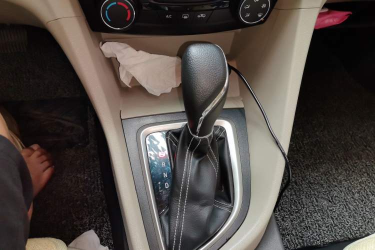 Used Buick GT 2017 15N Automatic Elite Version Gear Lever