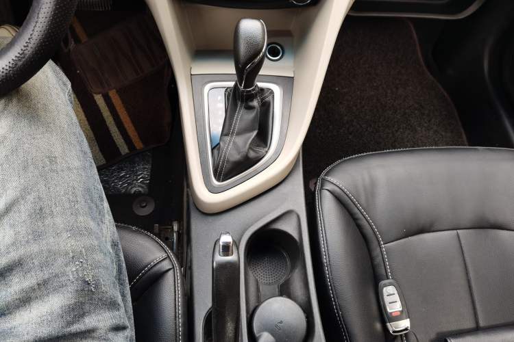 Used Buick GT 2017 15N Automatic Elite Version Gear Lever
