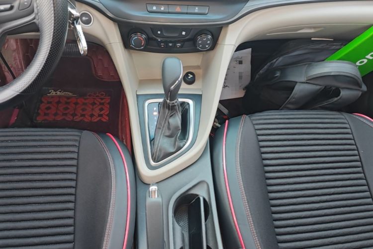 Used Buick GT 2017 15N Automatic Elite Version Gear Lever