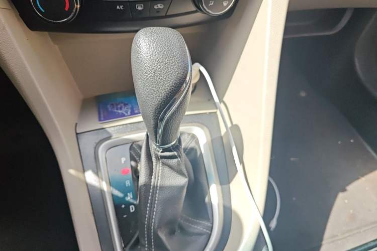 Used Buick GT 2017 15N Automatic Elite Version Gear Lever