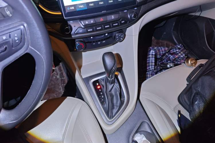 Used Buick GT 2017 15N Automatic Elite Version Gear Lever