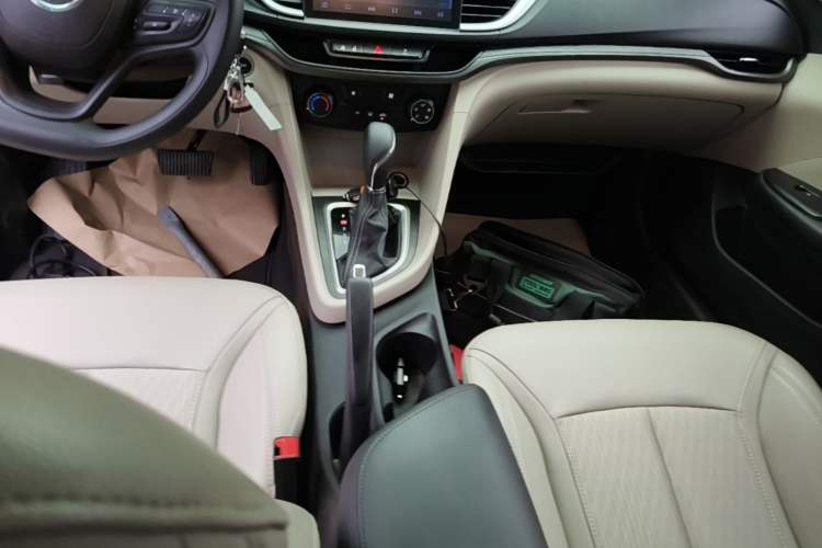 Used Buick GT 2017 15N Automatic Elite Version Gear Lever