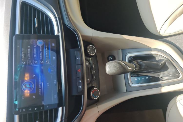 Used Buick GT 2017 15N Automatic Elite Version Gear Lever