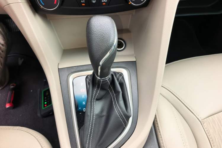 Used Buick GT 2017 15N Automatic Elite Version Gear Lever