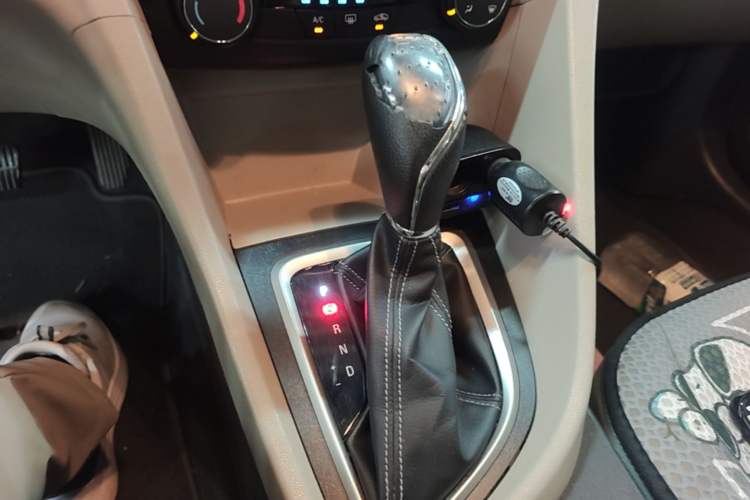 Used Buick GT 2017 15N Automatic Elite Version Gear Lever