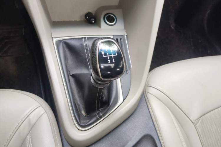 Used Buick GT 2017 15N Manual Elite Version Gear Lever