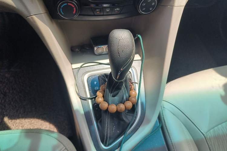 Used Buick GT 2017 15N Automatic Elite Version Gear Lever