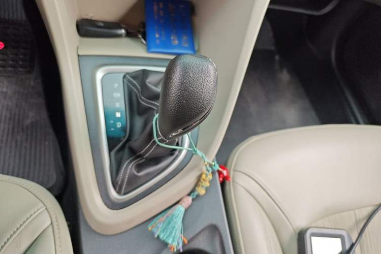 Used Buick GT 2017 15N Automatic Elite Version Gear Lever