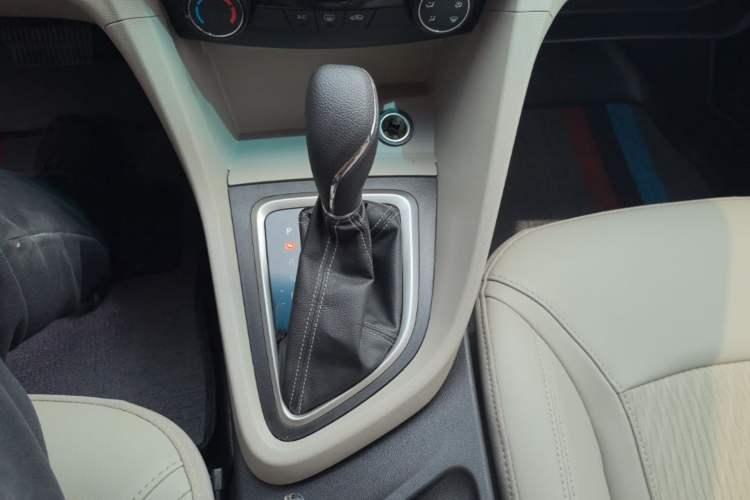 Used Buick GT 2017 15N Automatic Elite Version Gear Lever