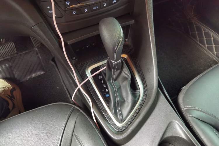 Used Buick GT 2017 15N Automatic Deluxe Edition Gear Lever
