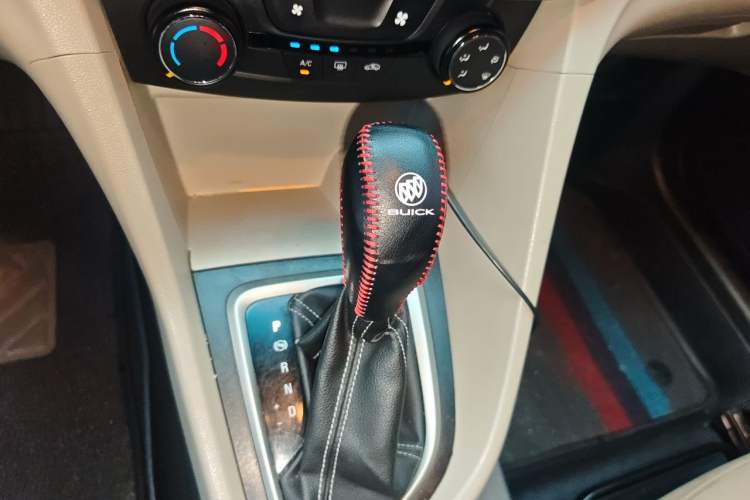 Used Buick GT 2017 15N Automatic Elite Version Gear Lever