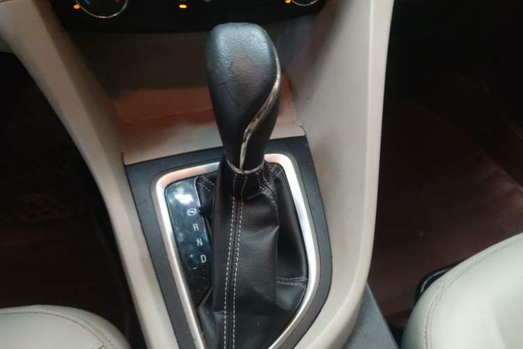 Used Buick GT 2017 15N Automatic Elite Version Gear Lever