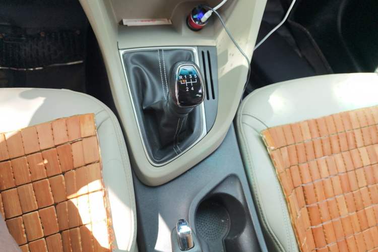 Used Buick GT 2017 15N Manual Elite Version Gear Lever