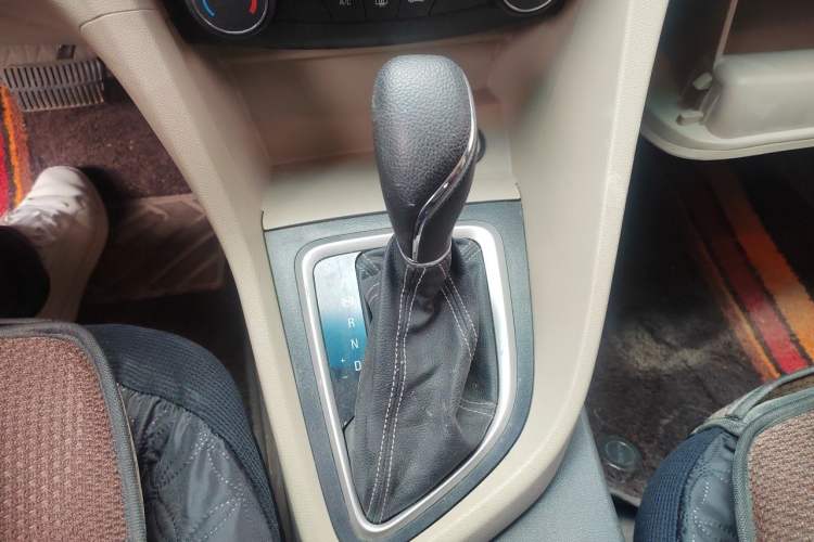 Used Buick GT 2017 15N Automatic Elite Version Gear Lever
