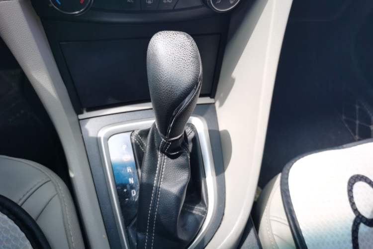 Used Buick GT 2017 15N Automatic Elite Version Gear Lever