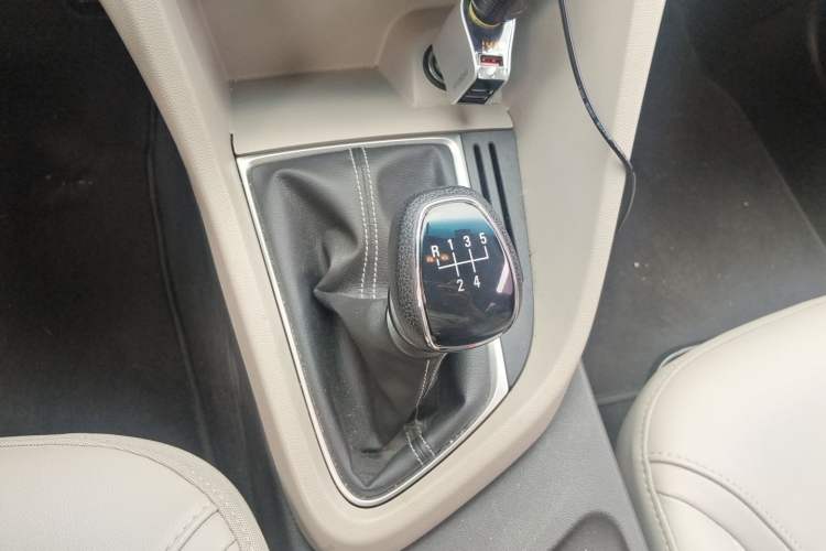 Used Buick GT 2017 15N Manual Elite Version Gear Lever