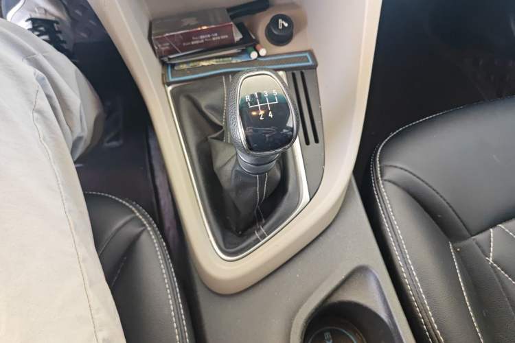 Used Buick GT 2017 15N Manual Entry-Level Trim Gear Lever