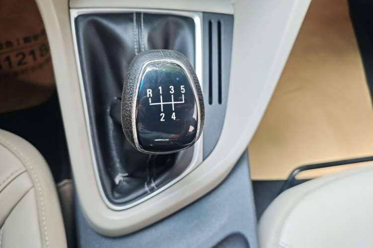 Used Buick GT 2017 15N Manual Elite Version Gear Lever