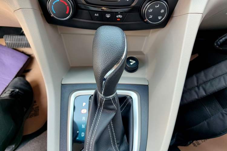 Used Buick GT 2017 15N Automatic Elite Version Gear Lever