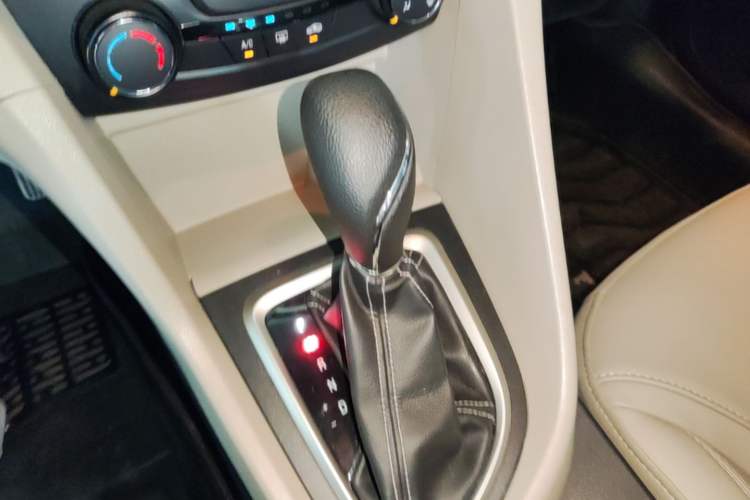 Used Buick GT 2017 15N Automatic Elite Version Gear Lever