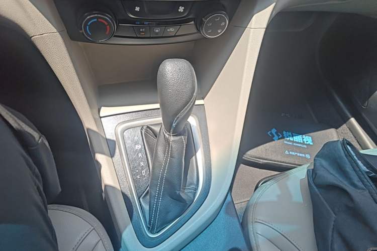 Used Buick GT 2017 15N Automatic Elite Version Gear Lever
