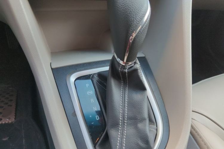 Used Buick GT 2017 15N Automatic Elite Version Gear Lever