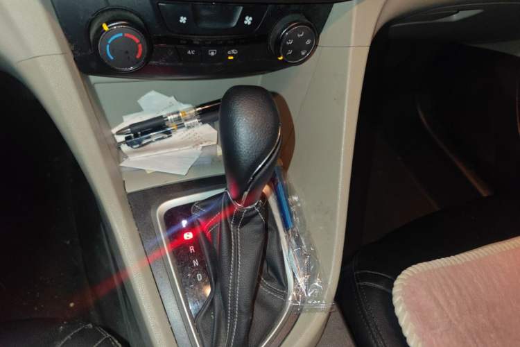 Used Buick GT 2017 15N Automatic Elite Version Gear Lever
