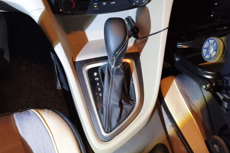Used Buick GT 2017 15N Automatic Entry-Level Trim Gear Lever