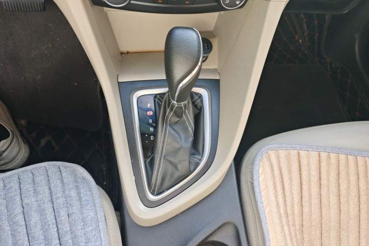 Used Buick GT 2017 15N Automatic Elite Version Gear Lever